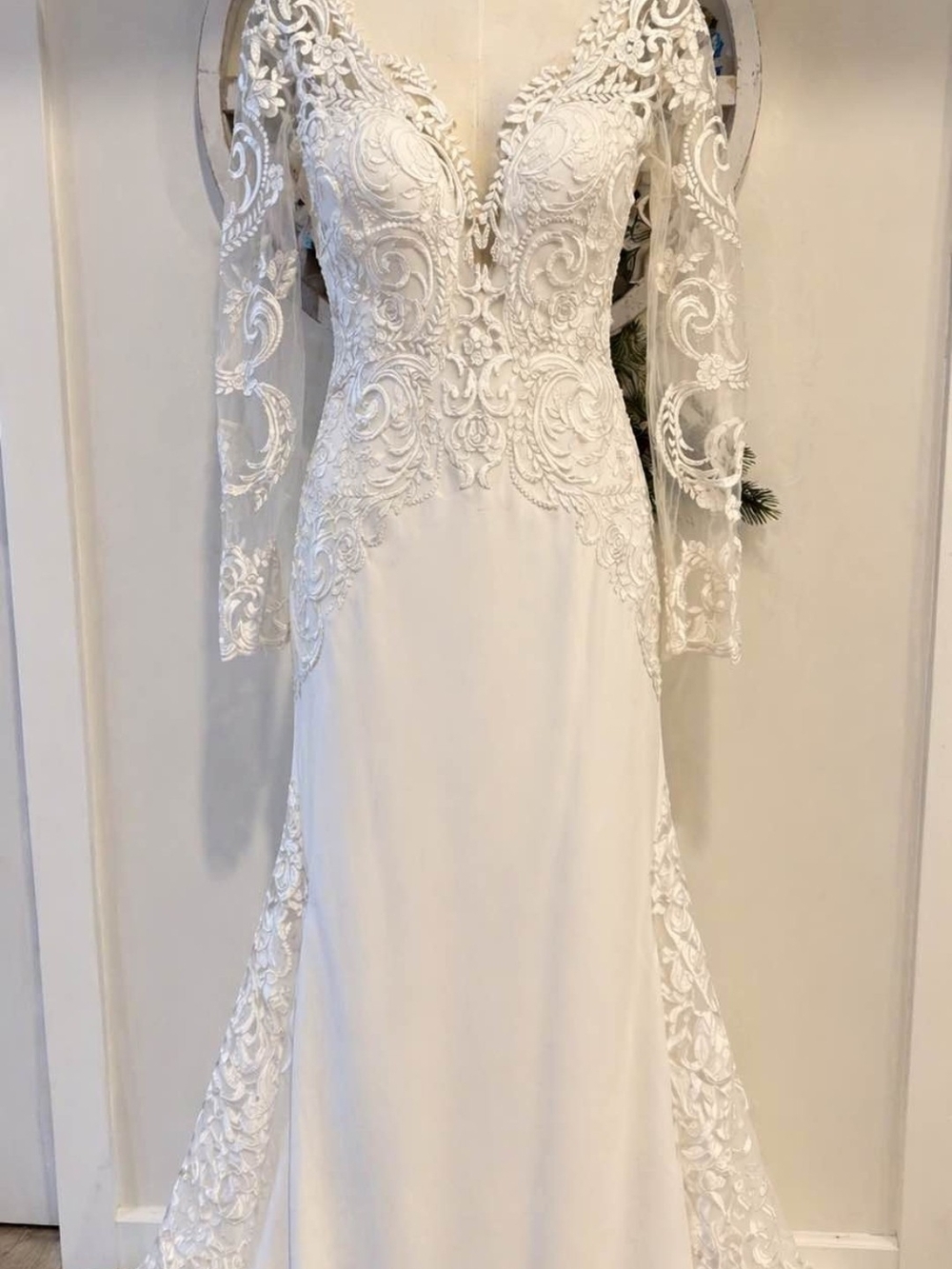 Flattering Romantic Wedding Gown